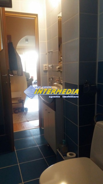 apartament-cu-3-camere-cetate-etaj-intermediar-4